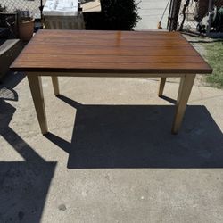 Pier1 Dinning Room Table. 