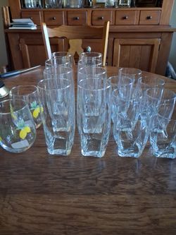 Drinking glasses (set)