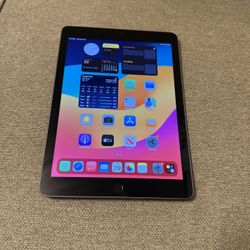 Apple iPad 9.7-inch (6th Gen) WiFi 32GB