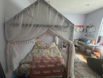 Restoration hardware canopy bed full size with tassel included