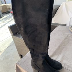 Black Suede Boots Size 7