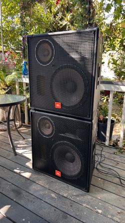 Jbl MR835 Speakers