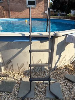 2 Pool ladders