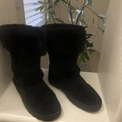 women’s black boots, size 9 