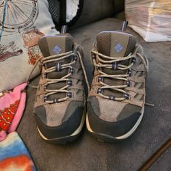 Columbia Crestwood women's hiking shoe Size 9