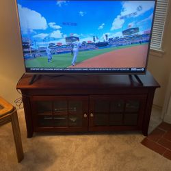 TV stand With Flat Screen