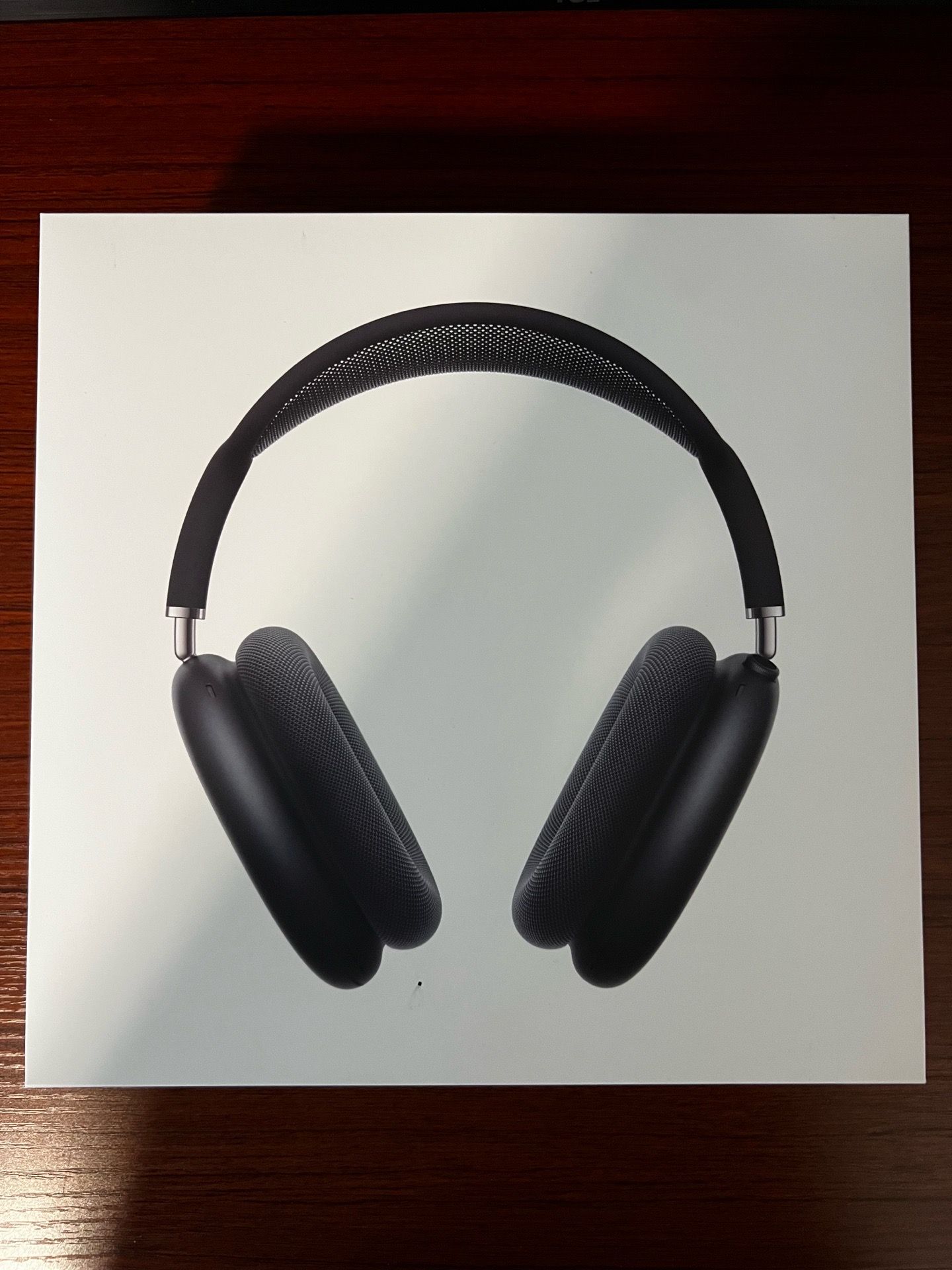 Airpods Max (NEW in sealed box)