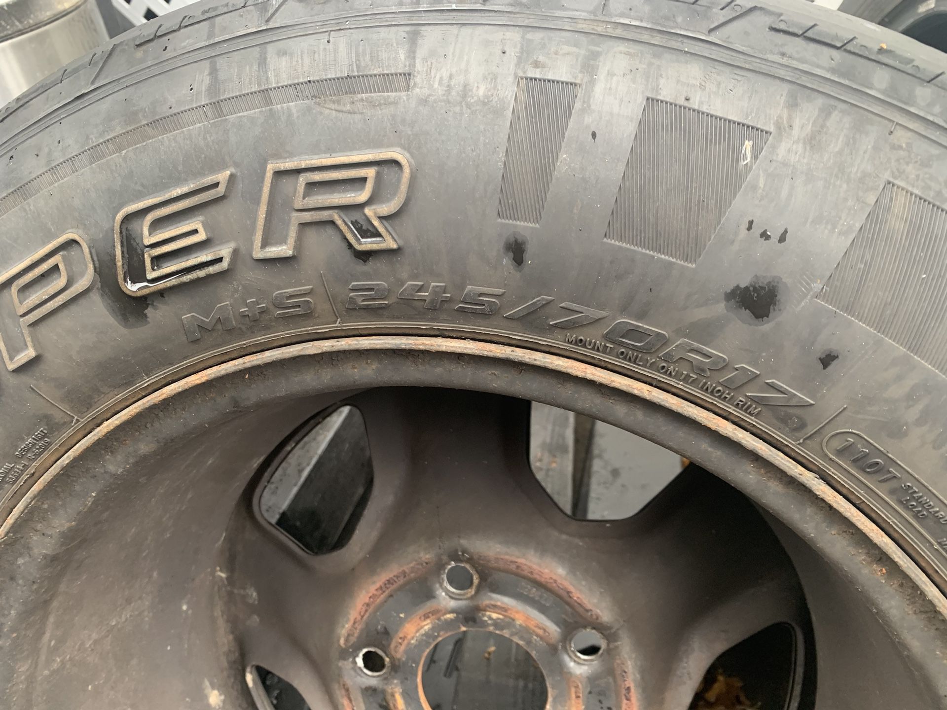 6 Tires With Rim