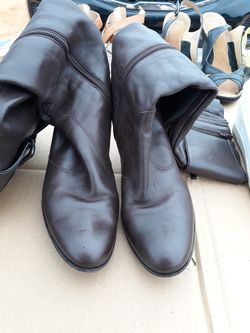 Boots size 8
