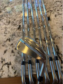 P790 Taylormade iron set 4-pw SEND OFFERS