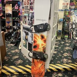 172 cm Lib Tech Snowboard w/ Lg Burton Bindings 🏂LIKE NEW🏂READY to RIDE🏂We set you up!