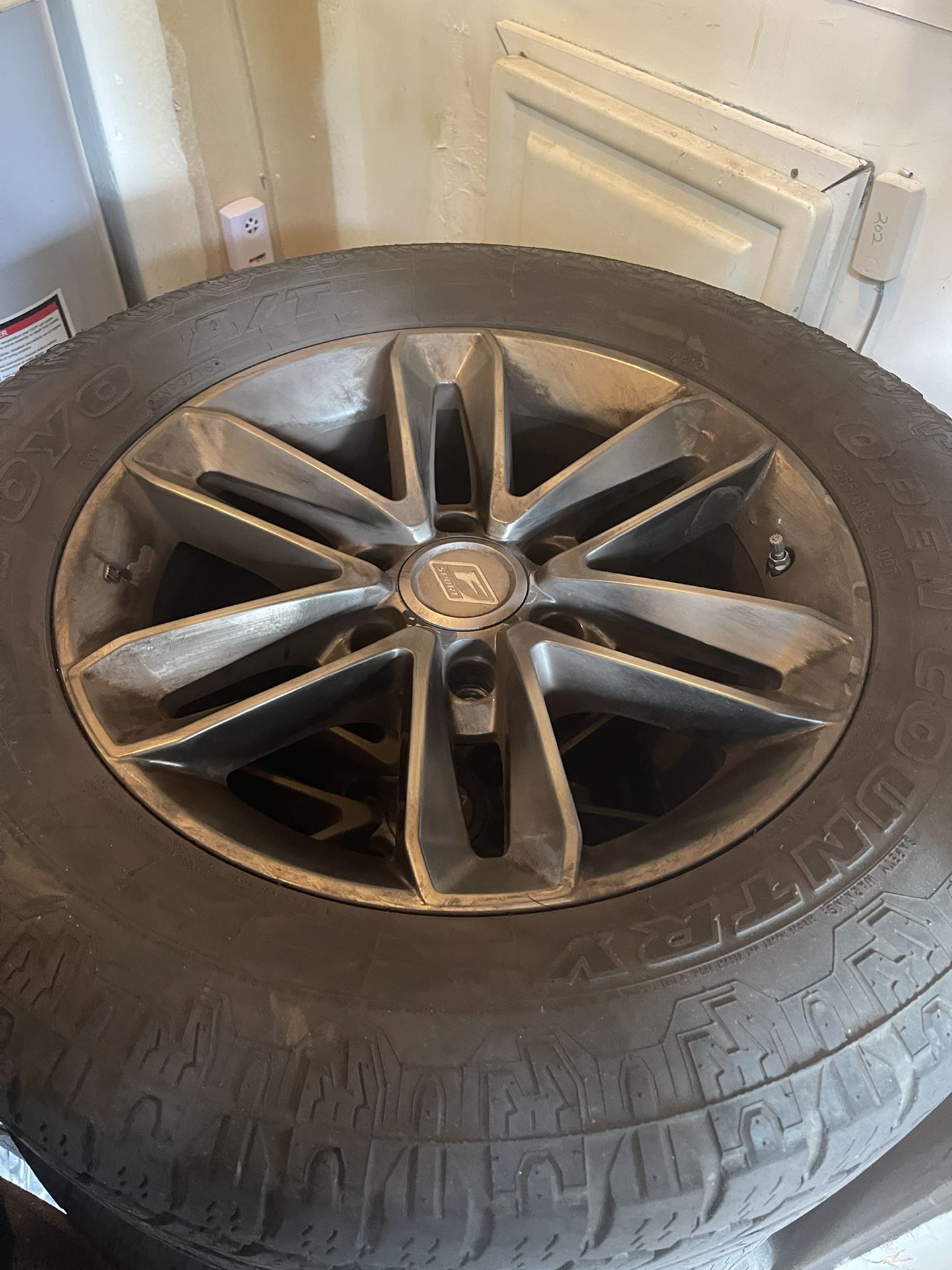 Lexus gx460 F sports wheel set 265 60 R18