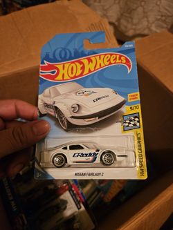 Hot Wheels 2018 50th Anniversary Speed Graphics Nissan Fairlady Z 154/365, White