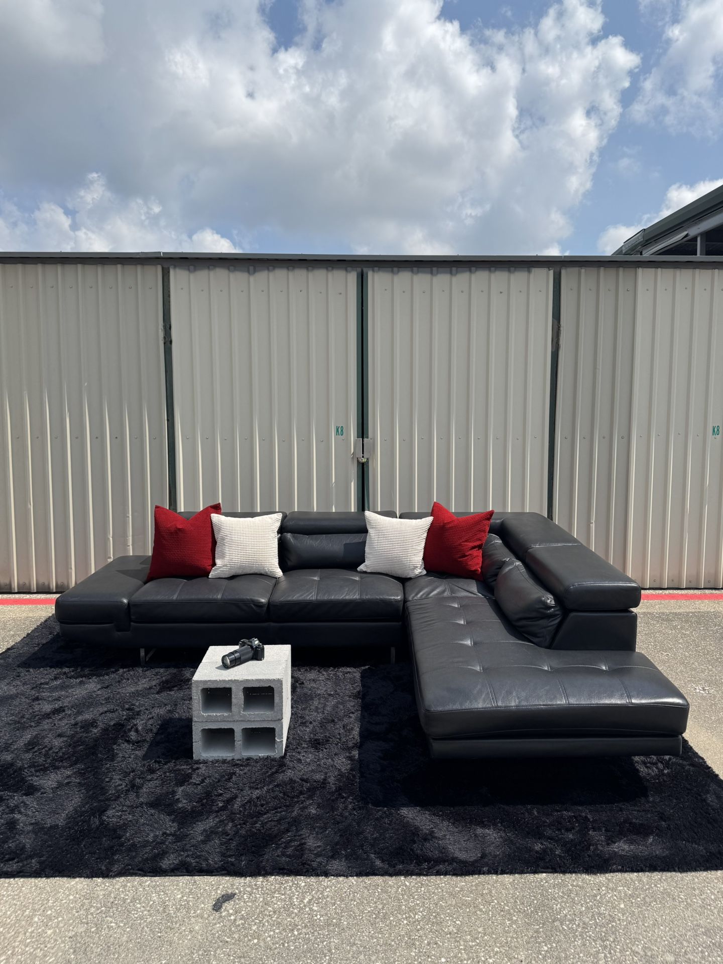 Black Leather 🖤 Sectional Sofa ($650) FREE DELIVERY