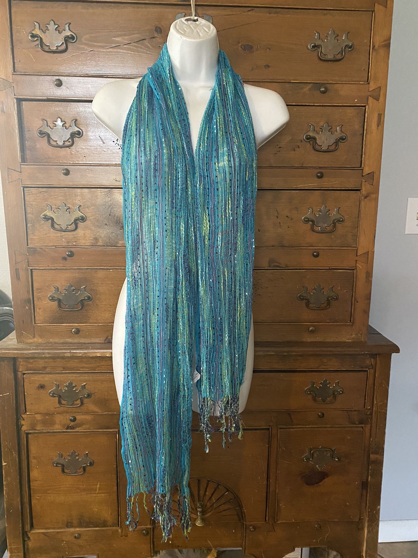 Woman’s Lightweight Open Weave Scarf With Fringed Ends