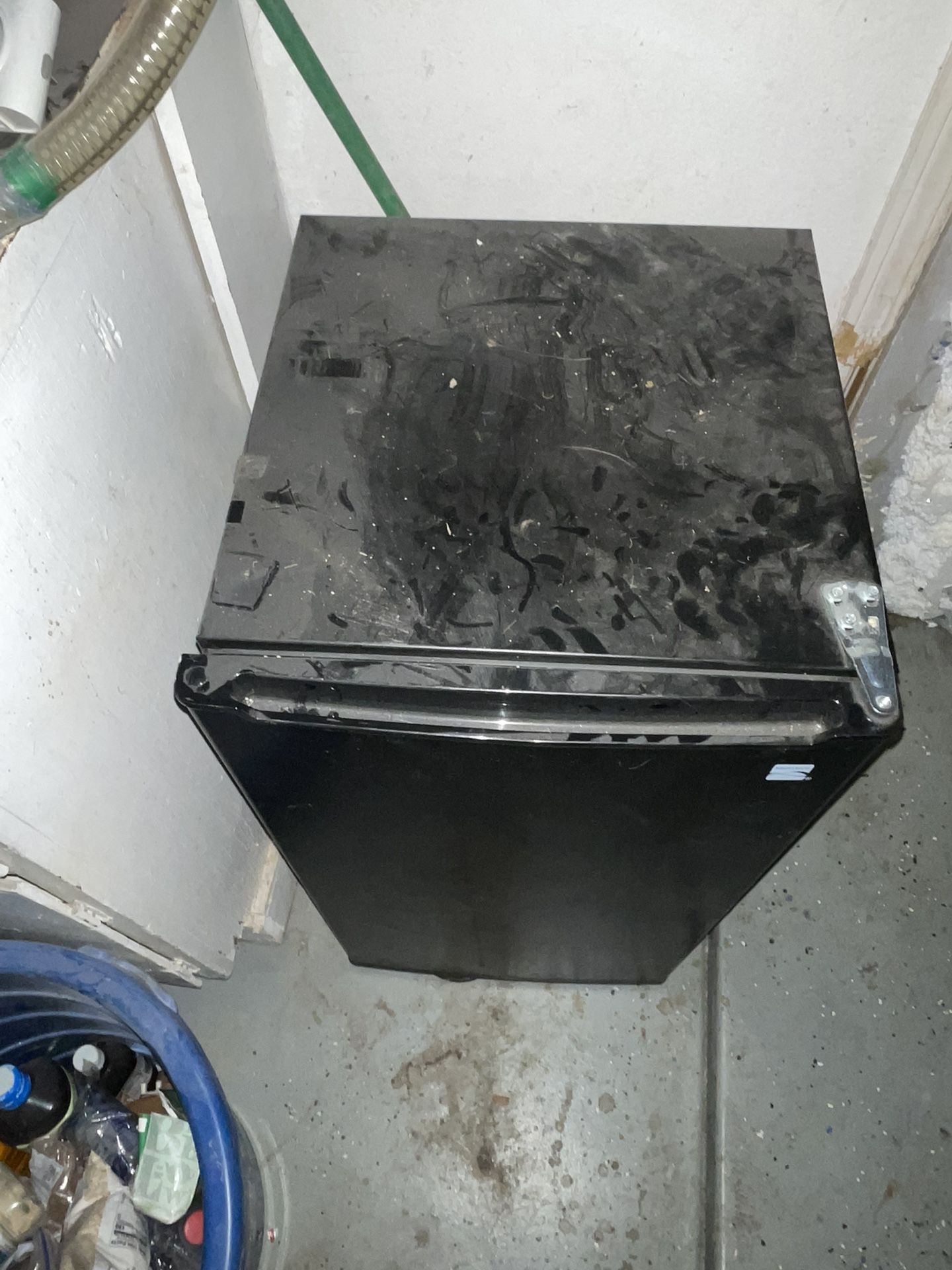 Mini fridge