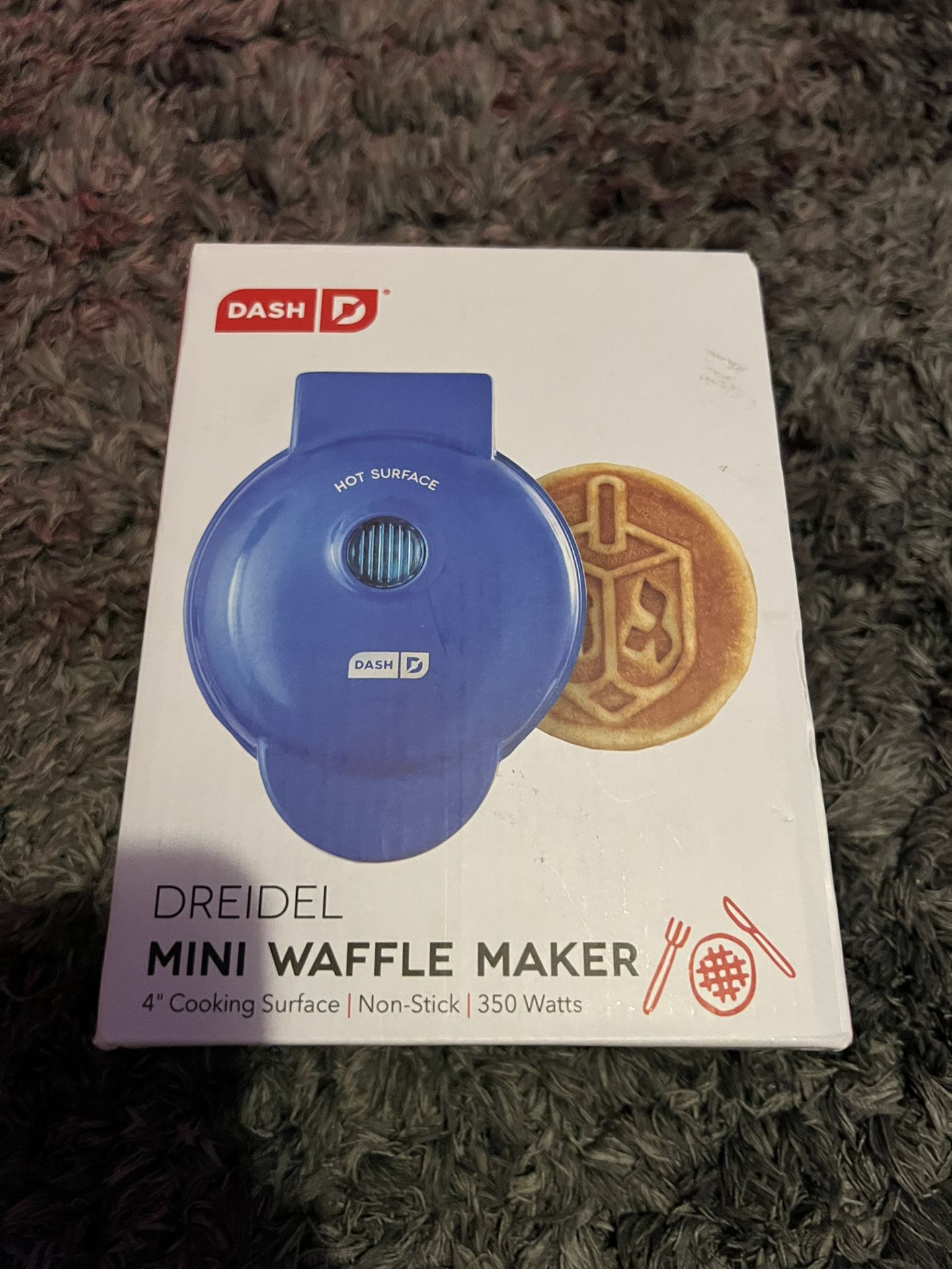 Dash Mini Maker Waffle 4" Cooking Surface Non Stick 350 Watts New