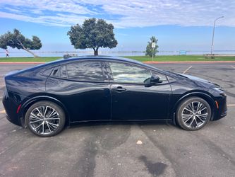2024 TOYOTA PRIUS XLE Like New!