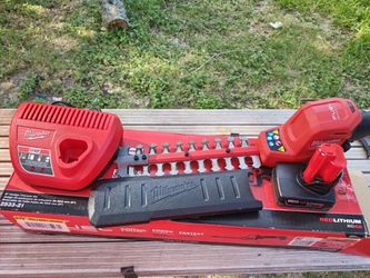 Milwaukee M12 FUEL Hedge Trimmer, 12V, 8in. Blade, Model# 2533-21
