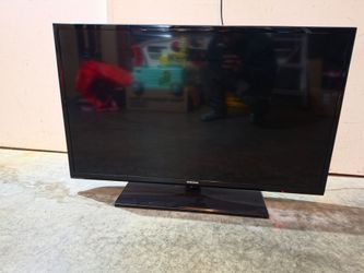 Samsung Flat Screen LED TV with Stand