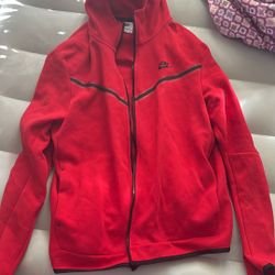 Red Nike Tech Fleece 