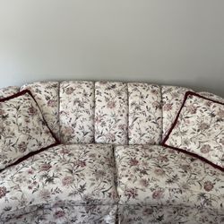  Comfortable Floral Sofa And Loveseat 