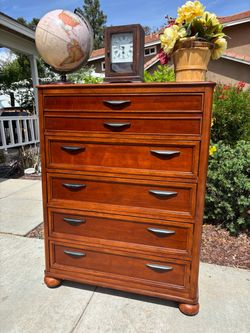 5 Drawer Wood Dresser Chest of Drawers Furniture Great Condition