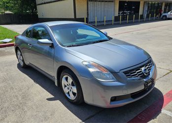 Nissan Altima **ONLY 101 K MILES!