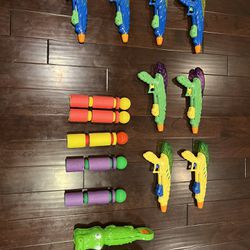 17 Kid’s Water Guns/Sprayers (Pool/Water Gun Party)