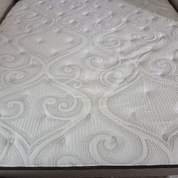 King Matress And Box Spring