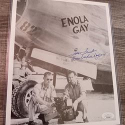 Thomas Ferebee Enola Gay B-29 bombardier WWII Signed Autograph photo Size 8x10 inches COA JSA