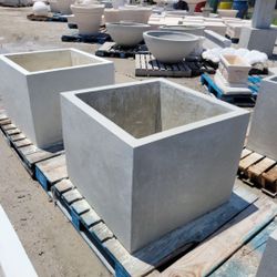 Concrete Large Square Planter or Water Fountain / Cement Stone Backyard Patio Pots Garden Planters / Outdoor Fountains
