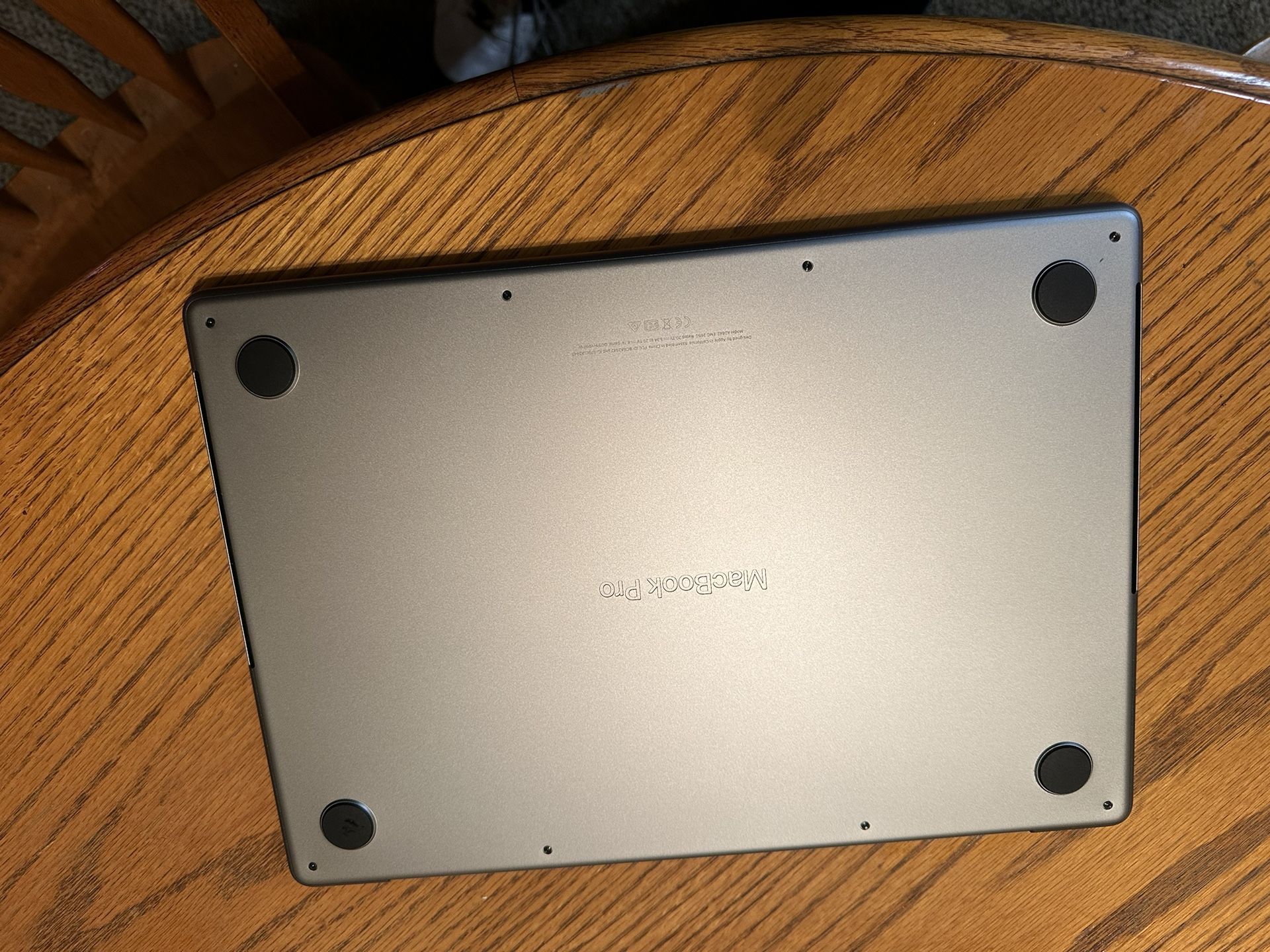 MacBook Pro 14 Inch