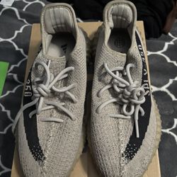 Yeezy 350 Size 9