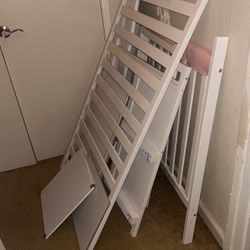 Delta children Convertible Crib And Changing Table