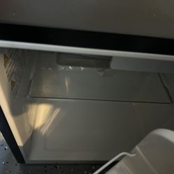 Mini Fridge 