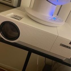 Yaber Projector W/ Roku