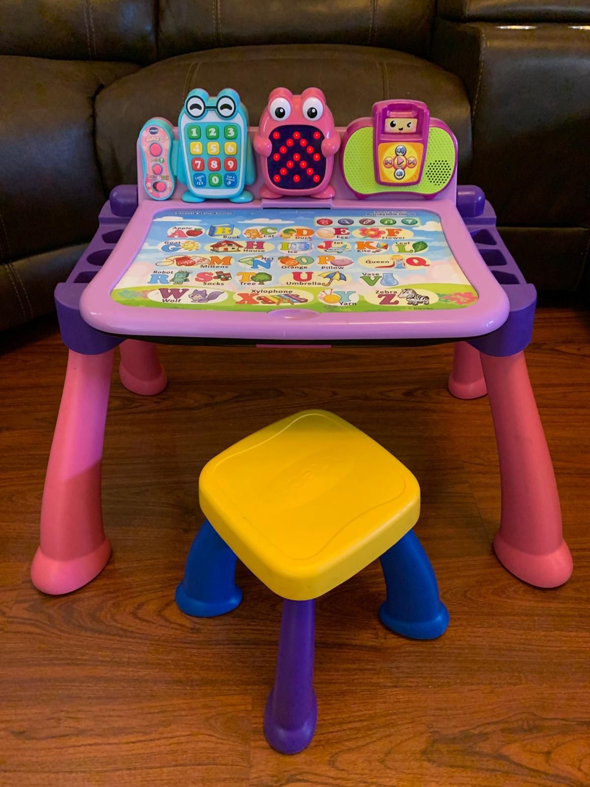 VTECH LEARNING DESK