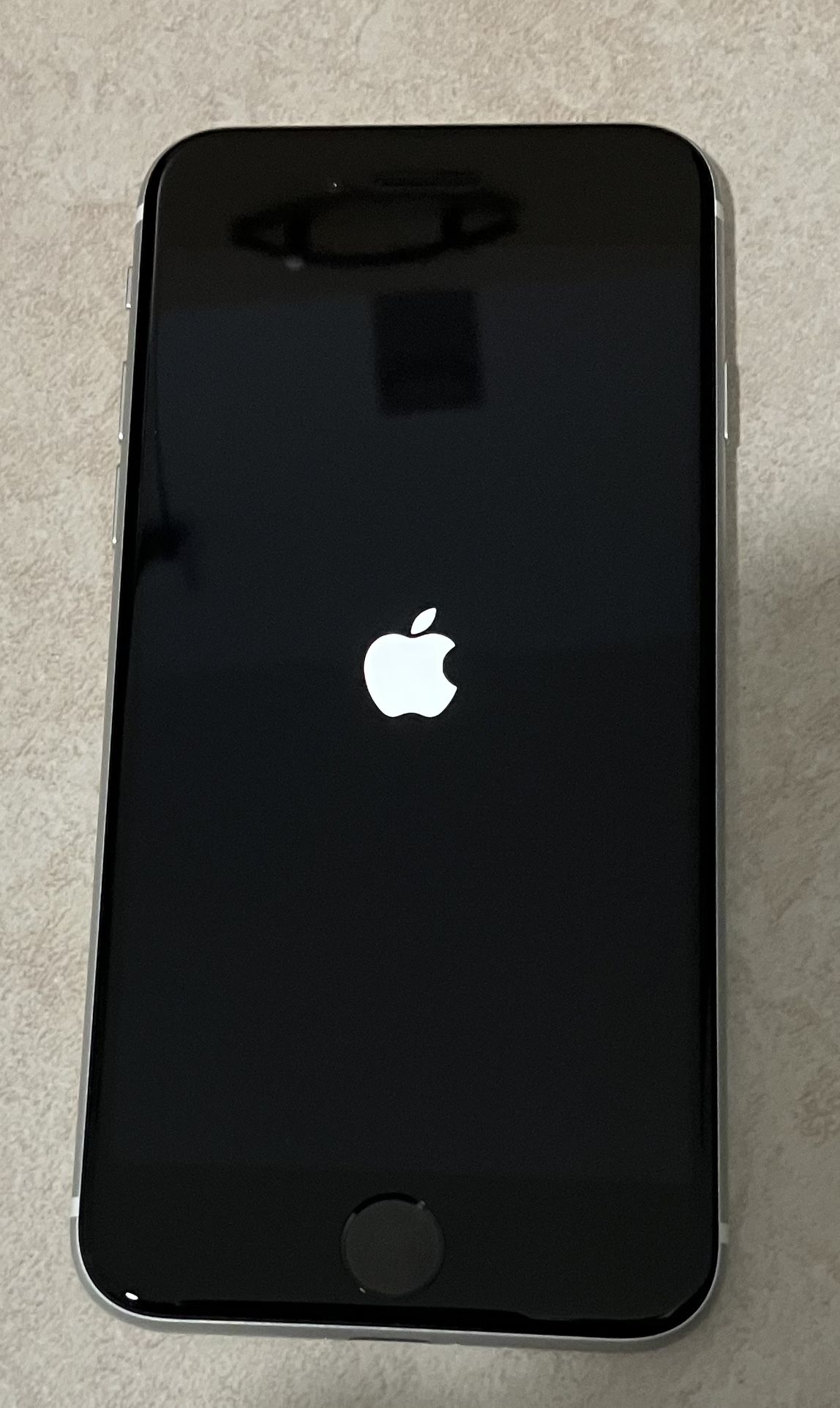 Apple IPhone SE 2nd Generation- 64 GB - White Unlocked- Like New!