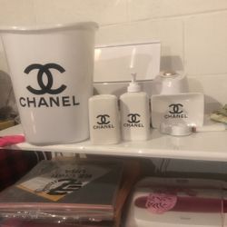 Custom Bathroom Set