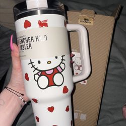 Hello Kitty X Stanley Cup