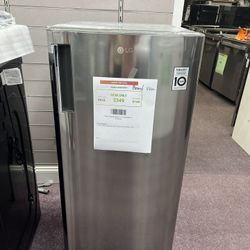 Refrigerator, LG Brand New 5.79 Cu.ft Mini Fridge 
