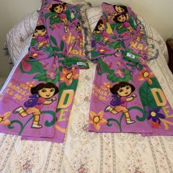 Snuggies: Dora the Explorer  by Nickelodeon. $5.00.  Chino, Ca