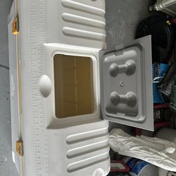 Igloo ice chest