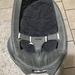 Nuna baby bouncer