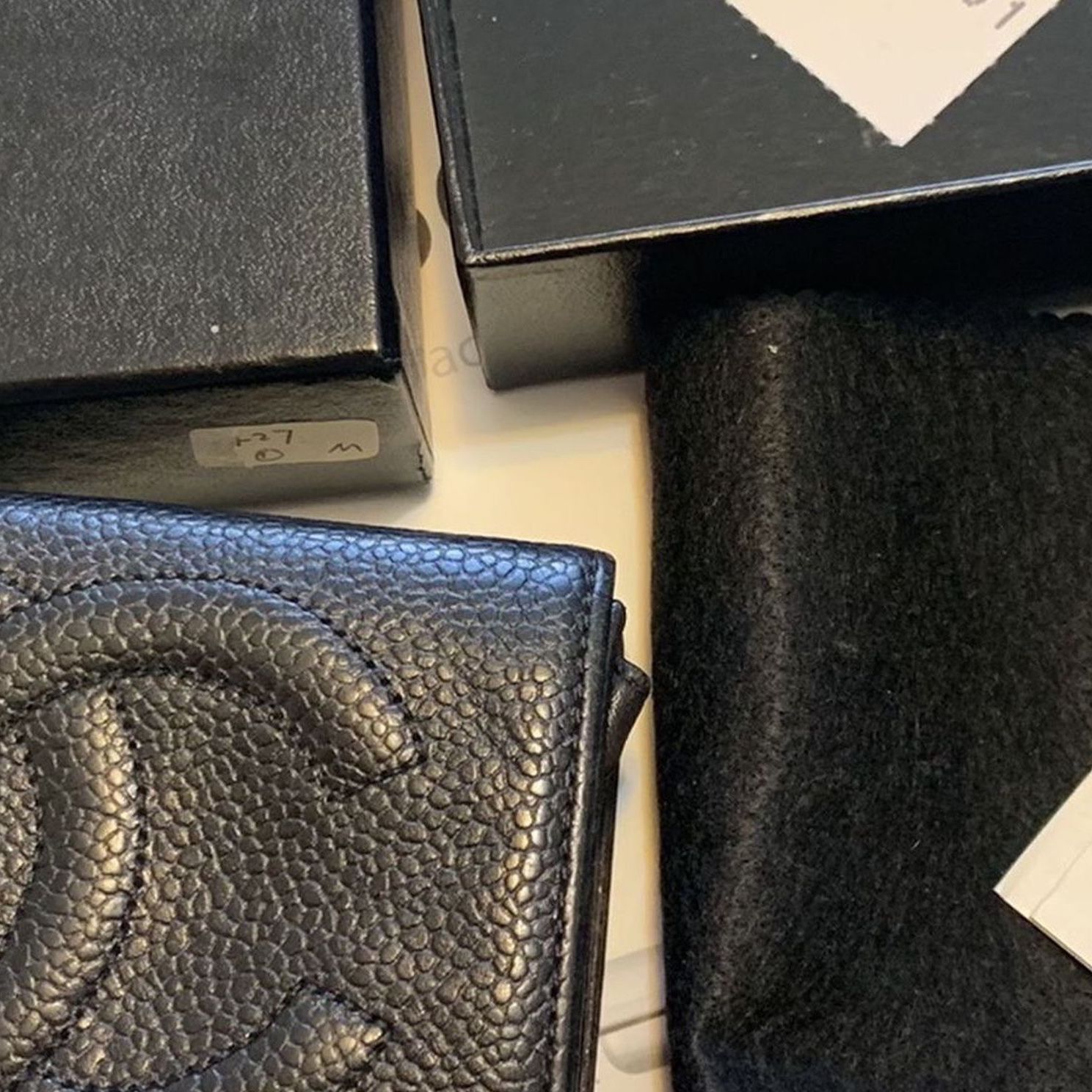Short Wallet W/ Authenticity Card/hologram/withBox /Flaws:(fixed)PlsCheckPictureDescription.