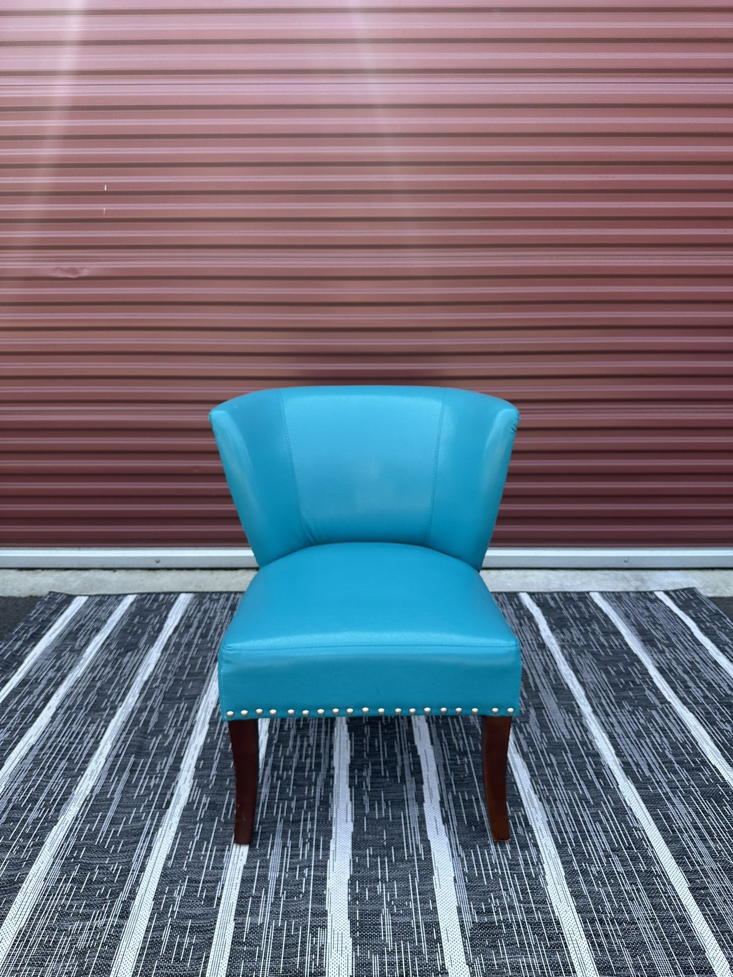 Accent chair