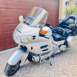 2005 Honda Goldwing gl1800 30th anniversary edition
