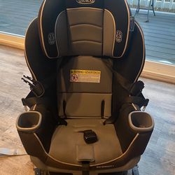 Graco Extend2Fit Car Seat