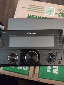 Pioneer MVH-S622BS Double-DIN Digital Media Receiver | Bluetooth & Smart Sync $100